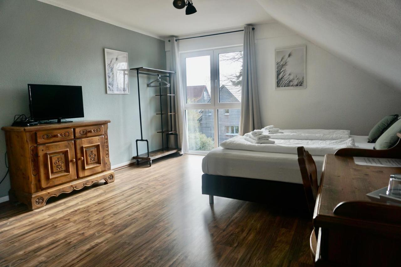 Landhotel Strandallee Wunstorf Esterno foto